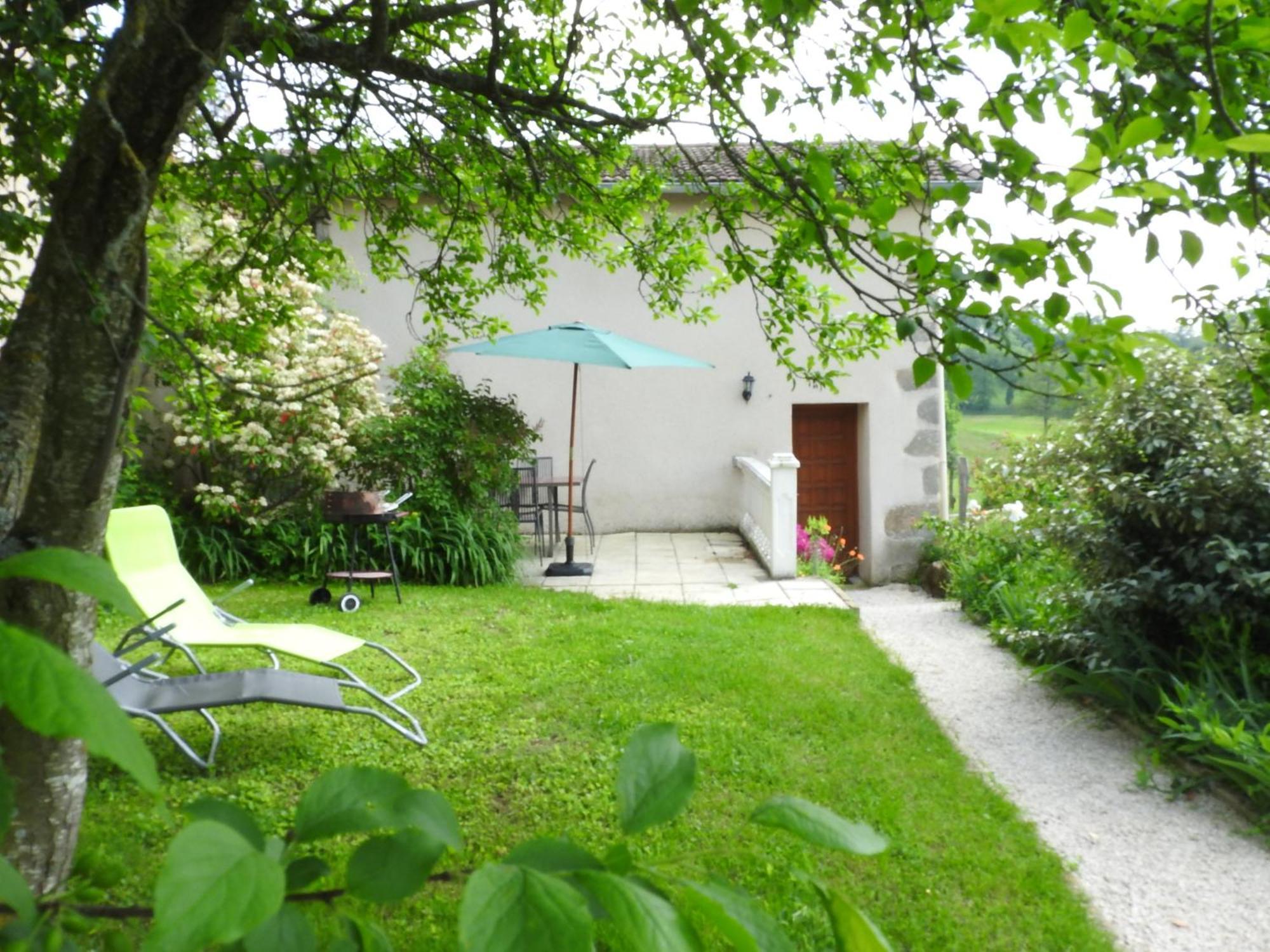 Vila La Charmatiere Haute-Rivoire Exteriér fotografie